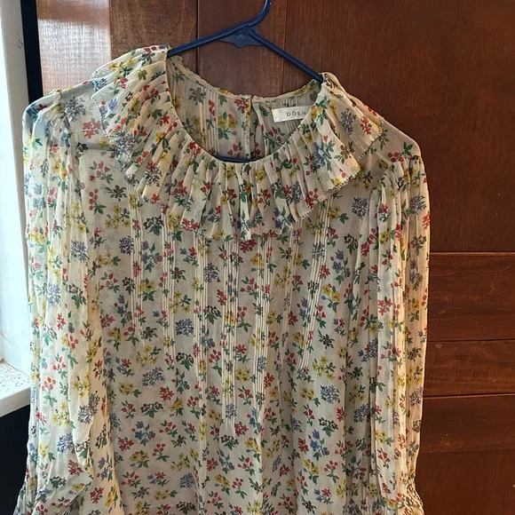 Doen Floral Pleated Blouse - Picture 1 of 4